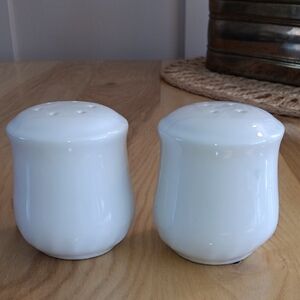 Corelle Coordinates Stoneware Salt & Pepper Shakers White